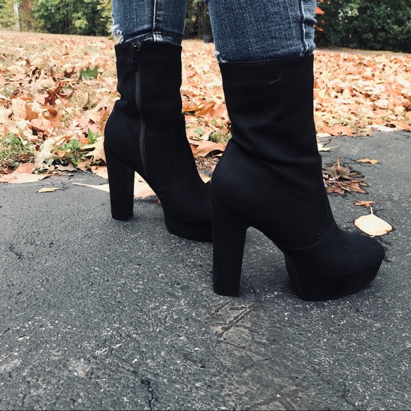 🆕Brooklyn | Black Platform Bootie - Picture 2 of 6